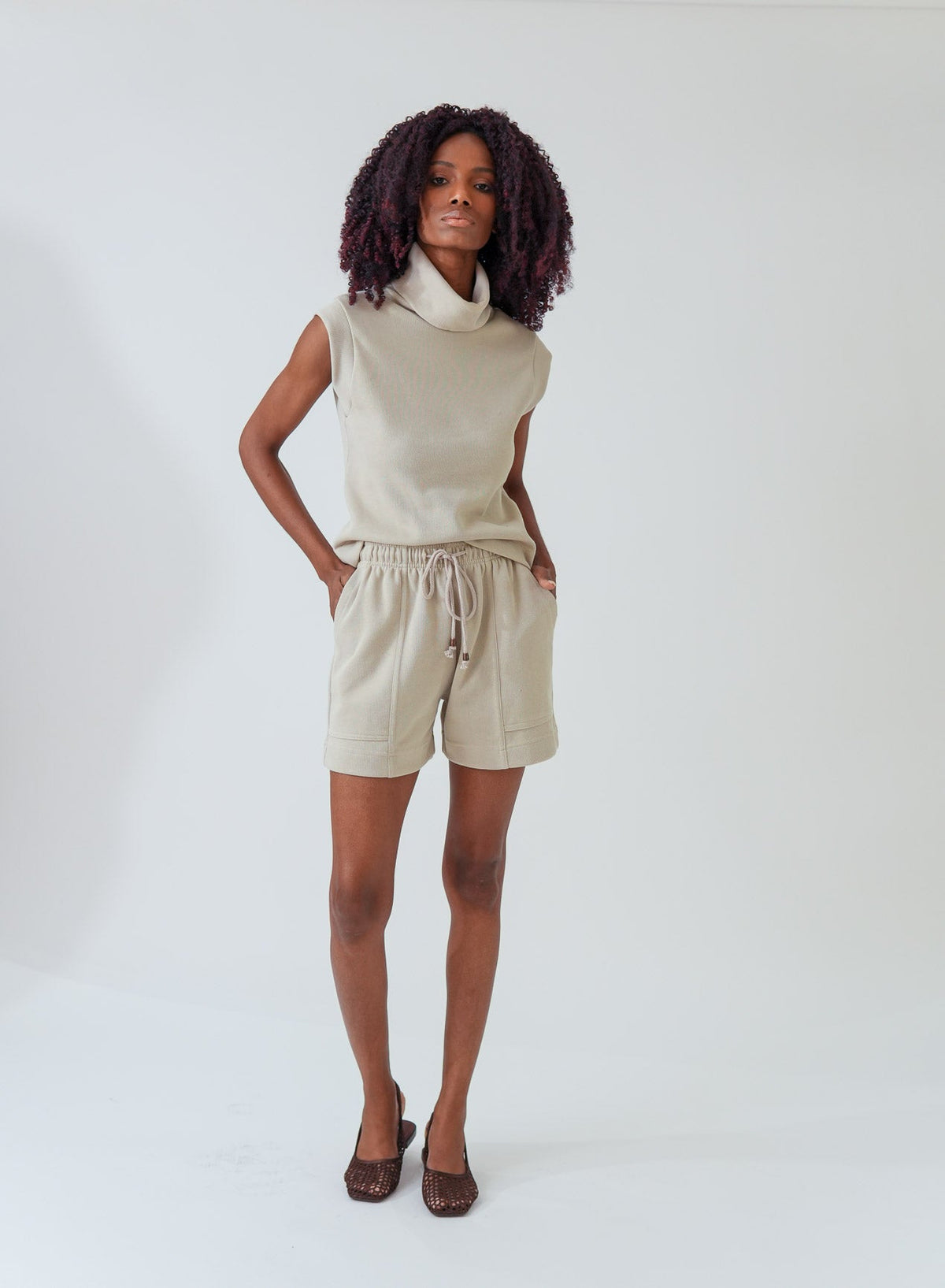 Short Bege Fendi Oli