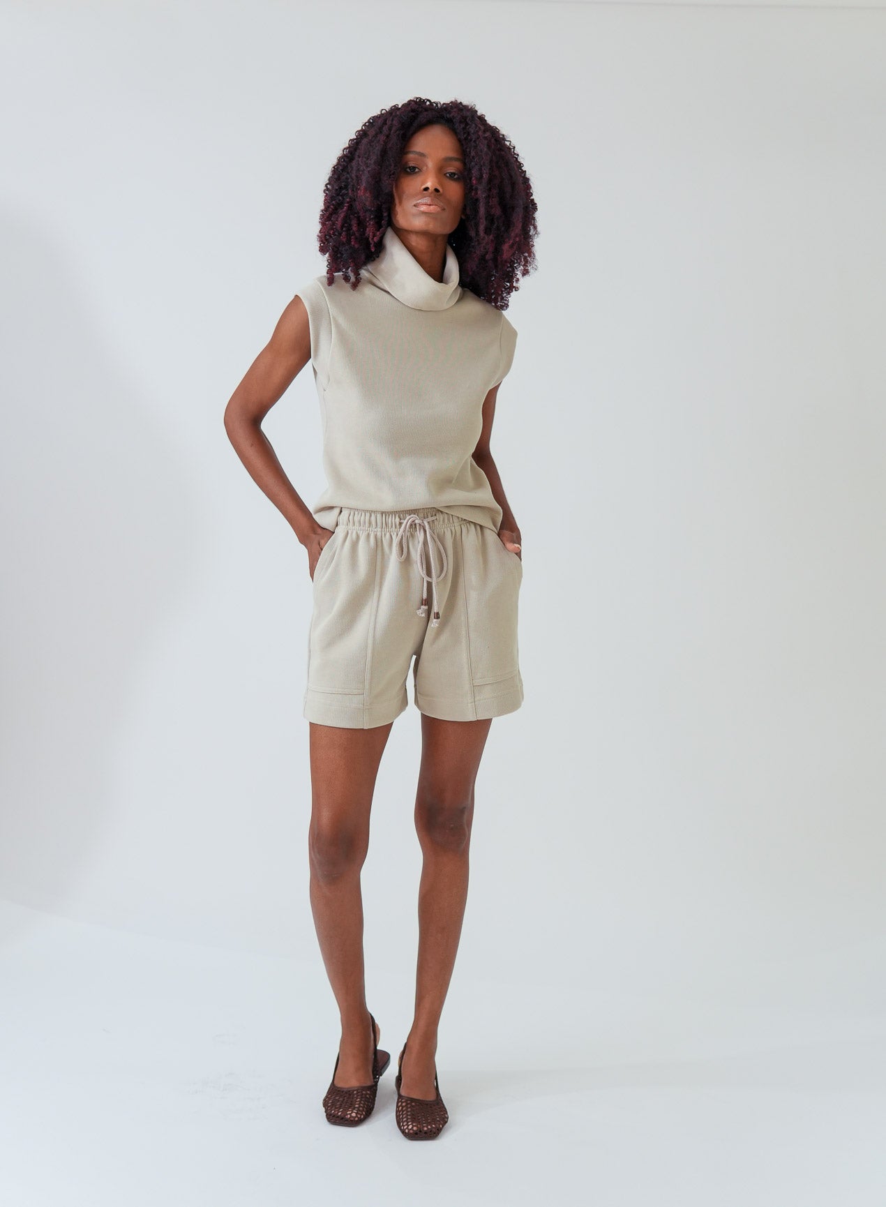 Short Bege Fendi Oli