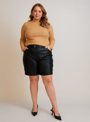 Bermuda em PU Material Sintético Preta Silvia