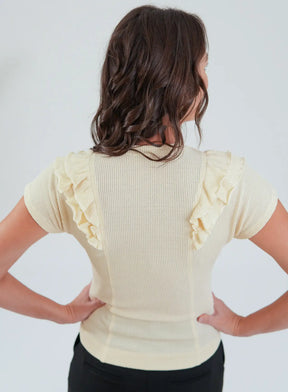 Blusa com Recortes e Babados Estela Bege Manteiga