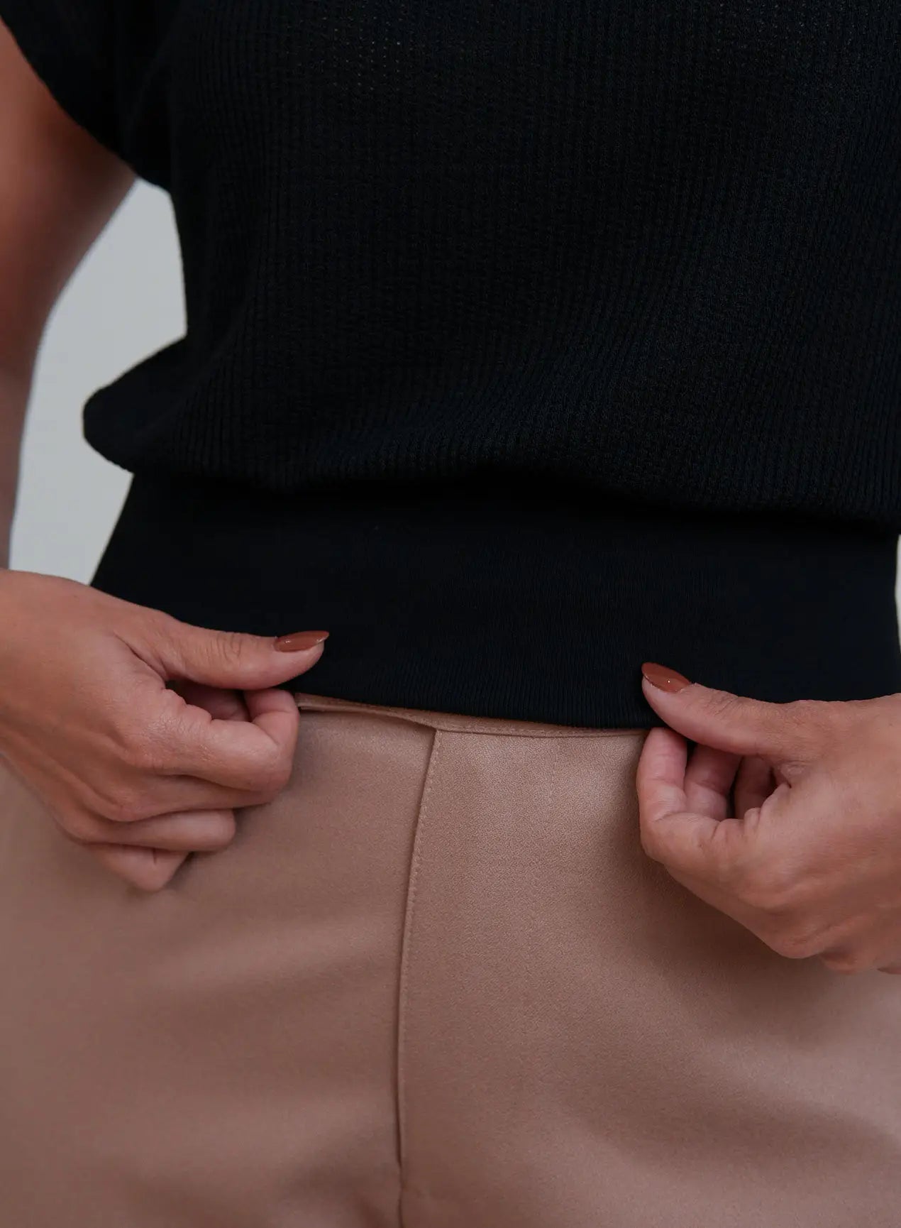 Blusa com Punho na Barra Gaia Preta