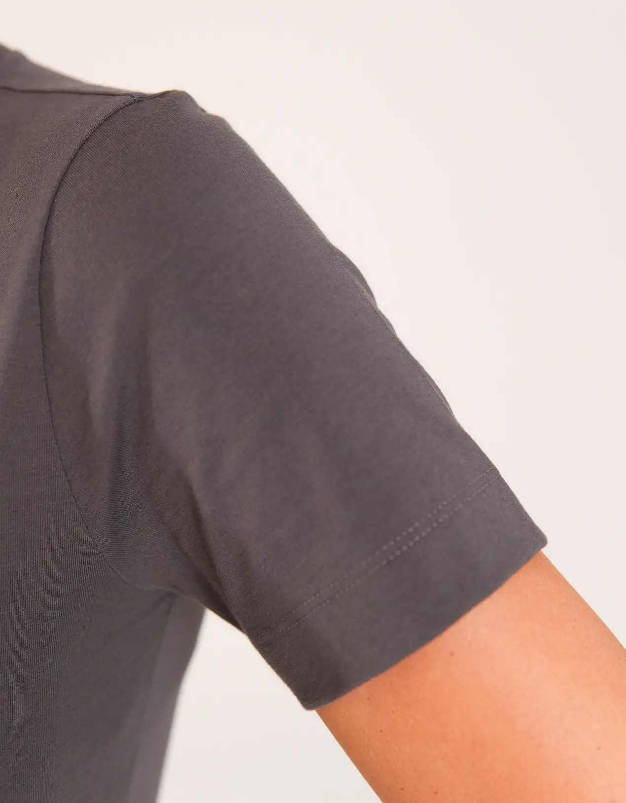 [COMPRE 1 LEVE 3] T-shirt Feminina Algodão Nina + Pulseira de brinde